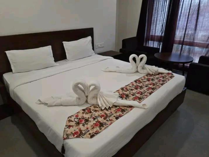 Hotel East International Tinsukia Buitenkant foto